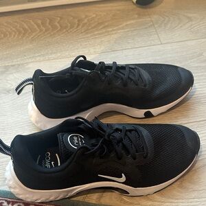Nike Men's Black Athletic Shoes with White Soles